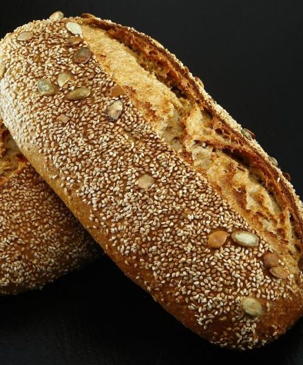 bread-1643951_1280-compressed