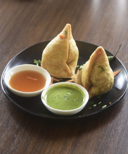 samosa-7899498_1280-compressed